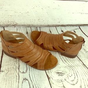 Diba brown sandals